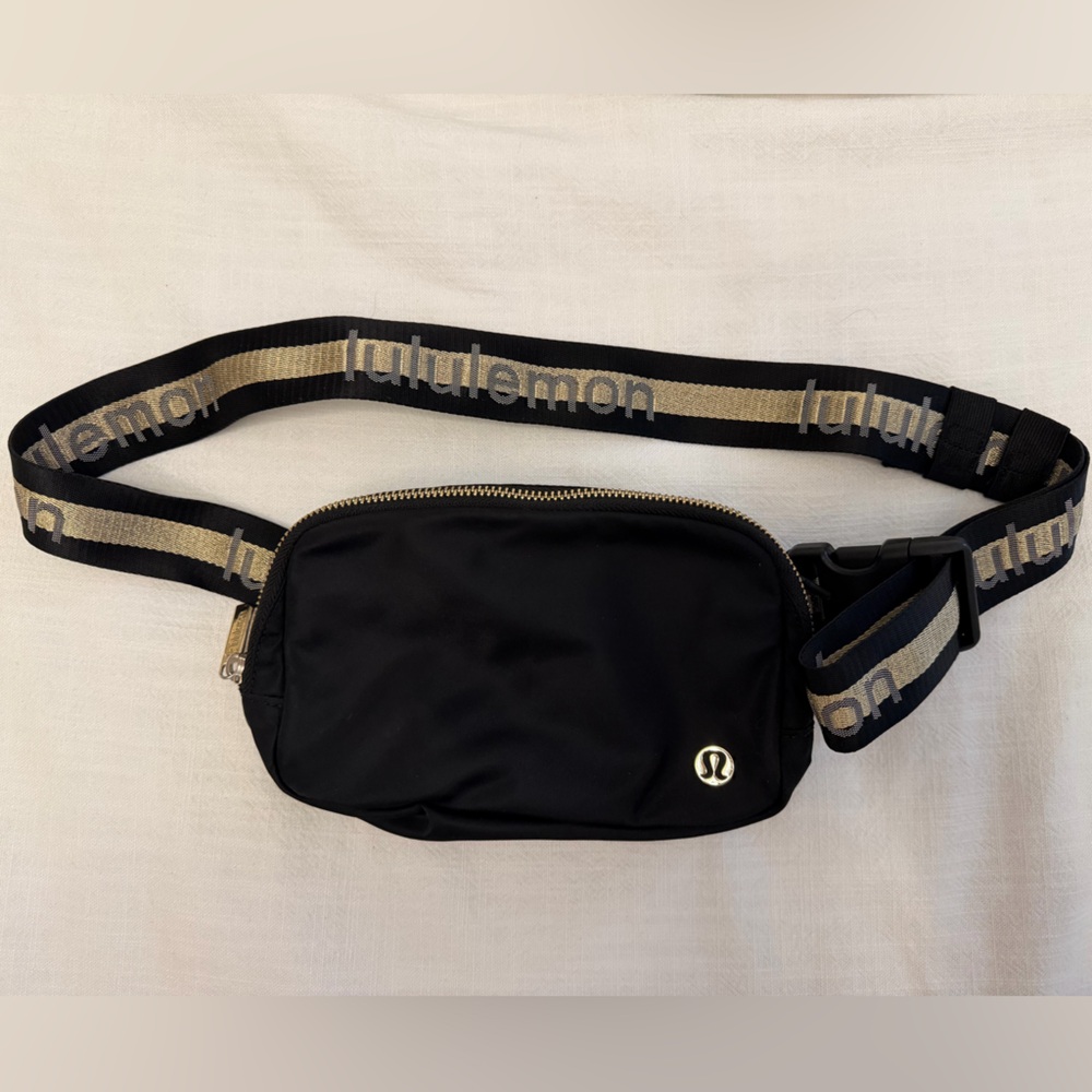 lululemon athletica Black Belt Bag